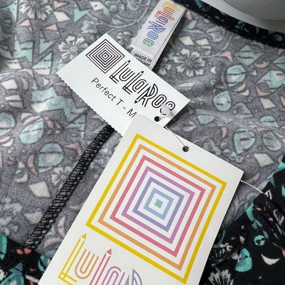 LuLaRoe Perfect Tee Shirt Purple Size M - Picture 4 of 4